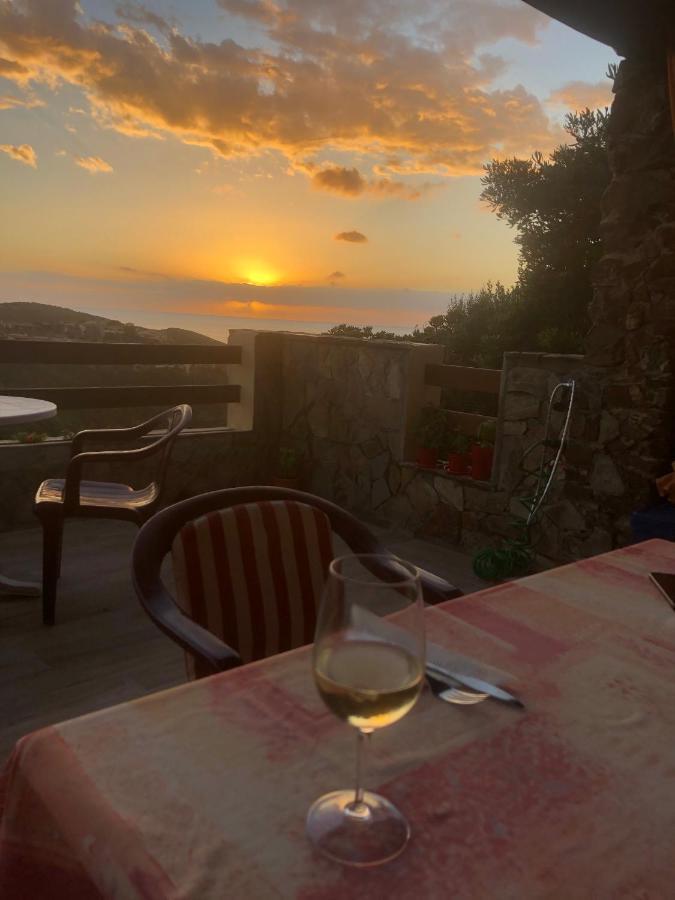 Sardegna-Ferienwohnung Mit Emotionale Meeres Blick Torre dei Corsari Kültér fotó