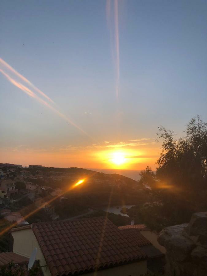 Sardegna-Ferienwohnung Mit Emotionale Meeres Blick Torre dei Corsari Kültér fotó